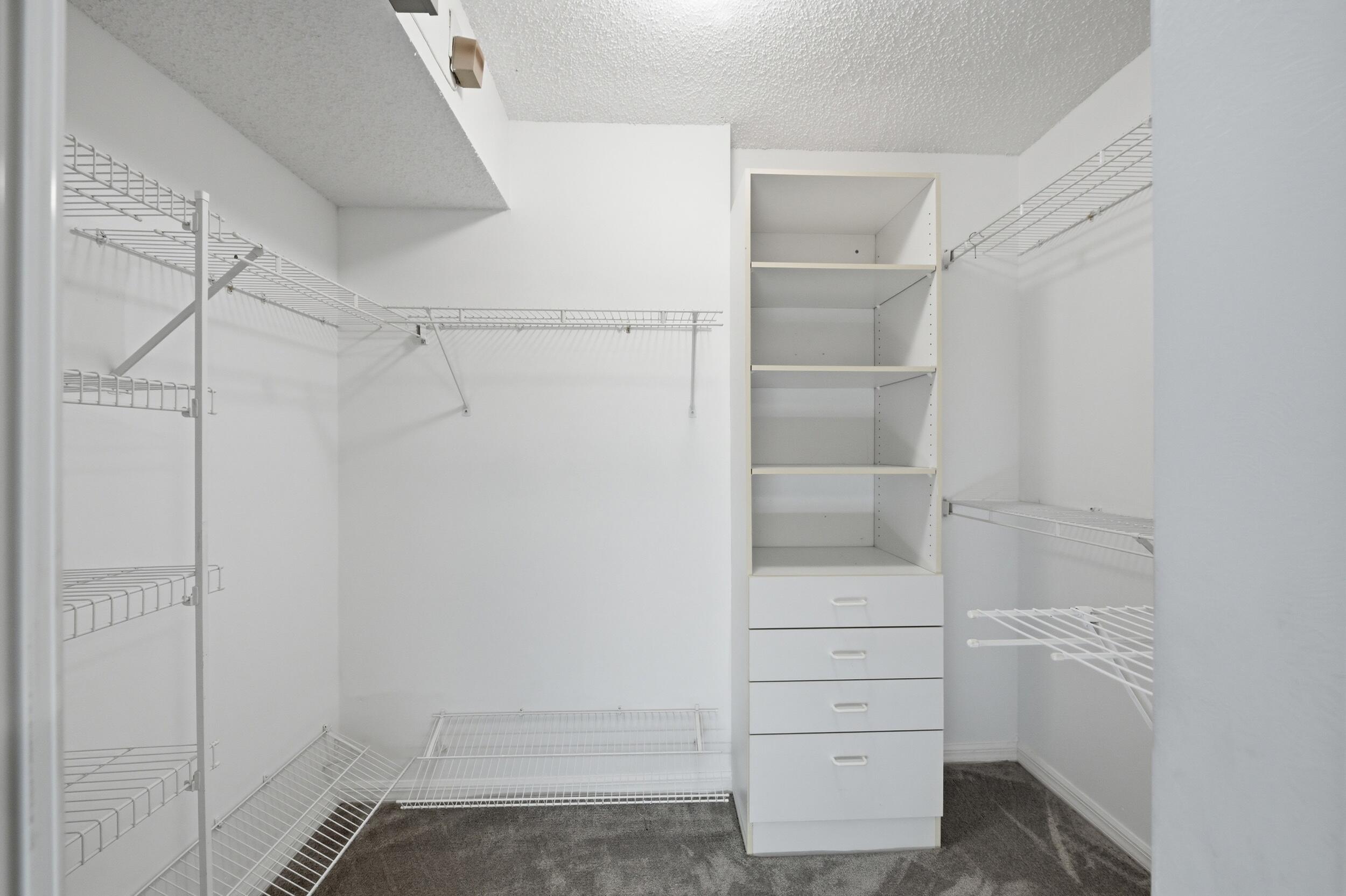 WELDON CONDOMINIUM - Residential