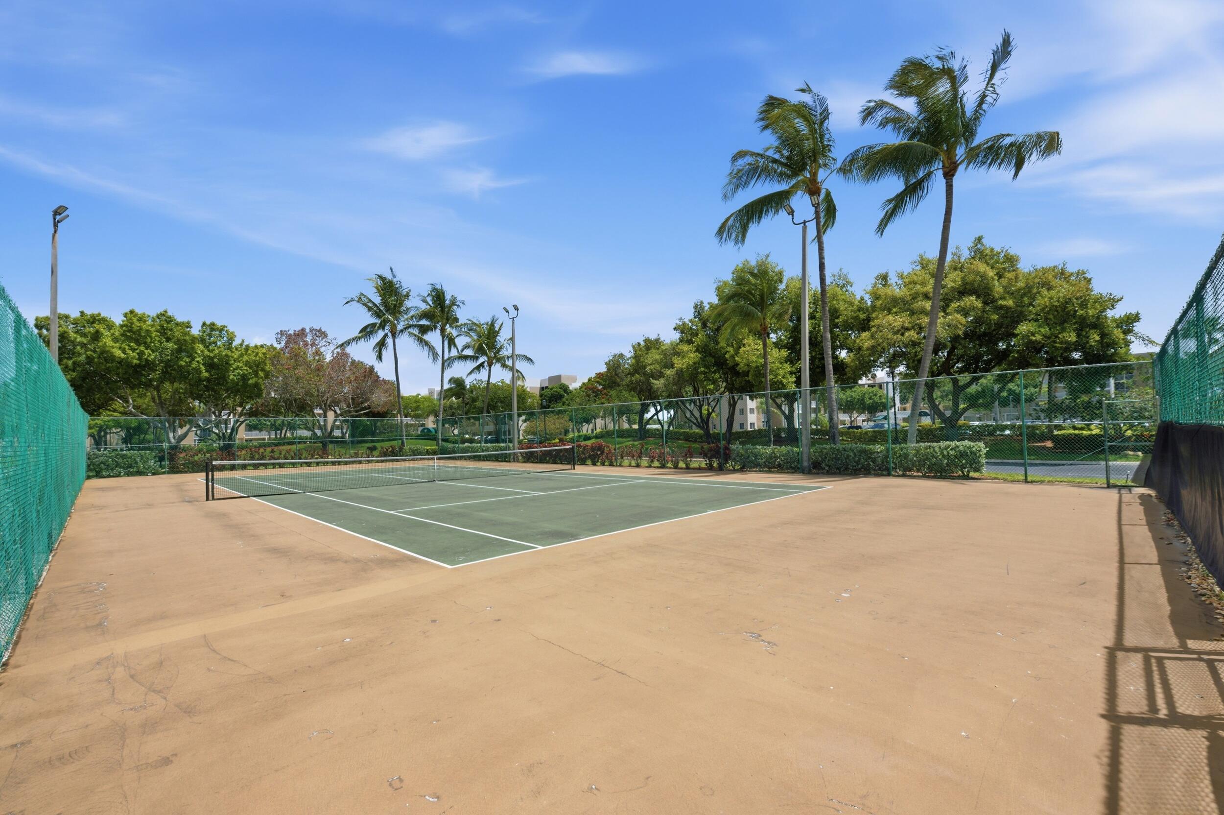 WELDON CONDOMINIUM - Residential