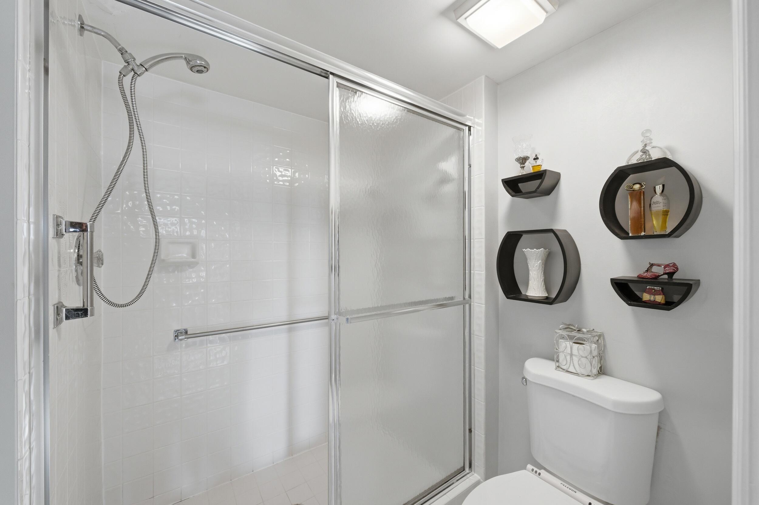 WELDON CONDOMINIUM - Residential