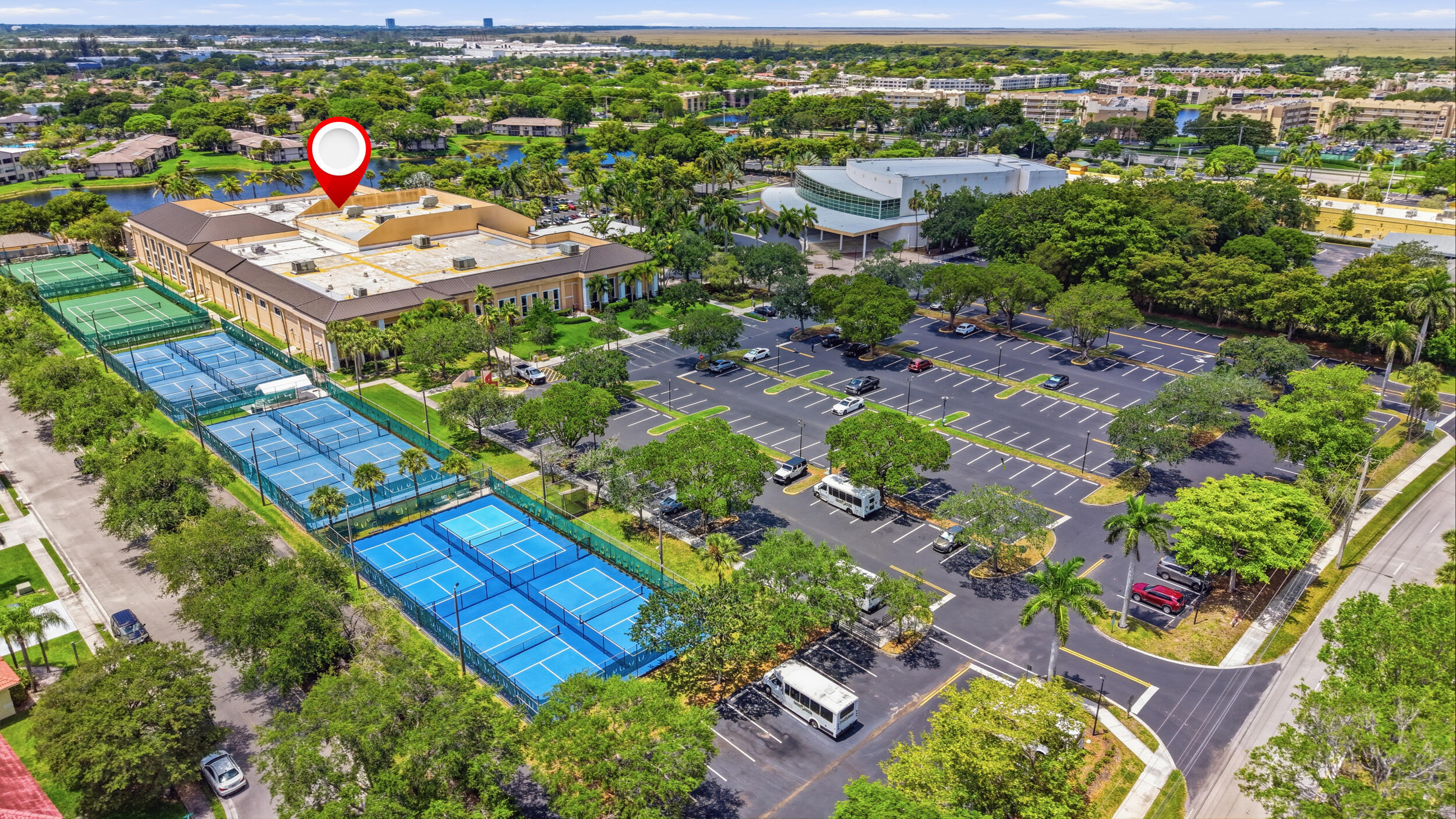 WELDON CONDOMINIUM - Residential