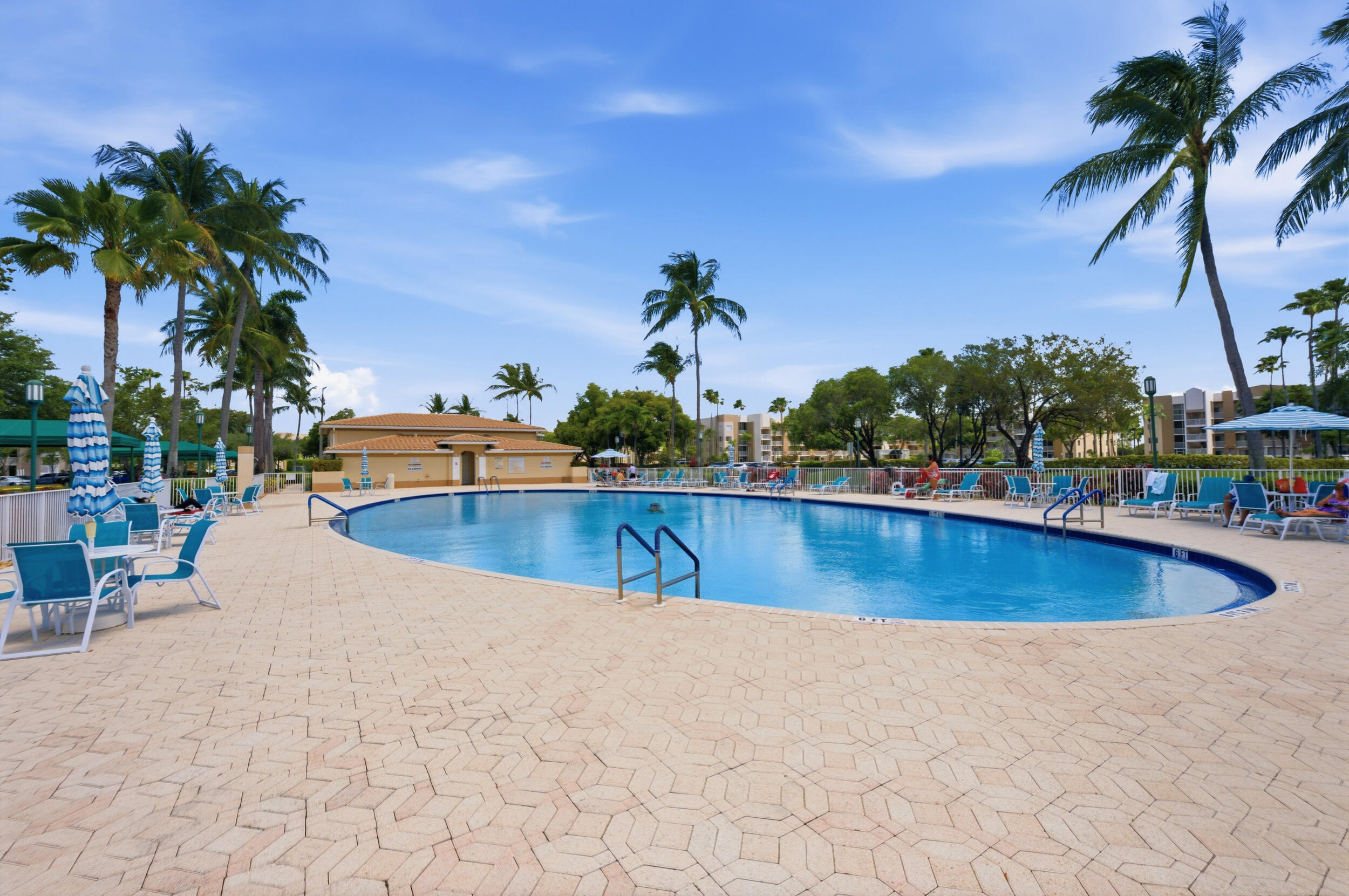 WELDON CONDOMINIUM - Residential