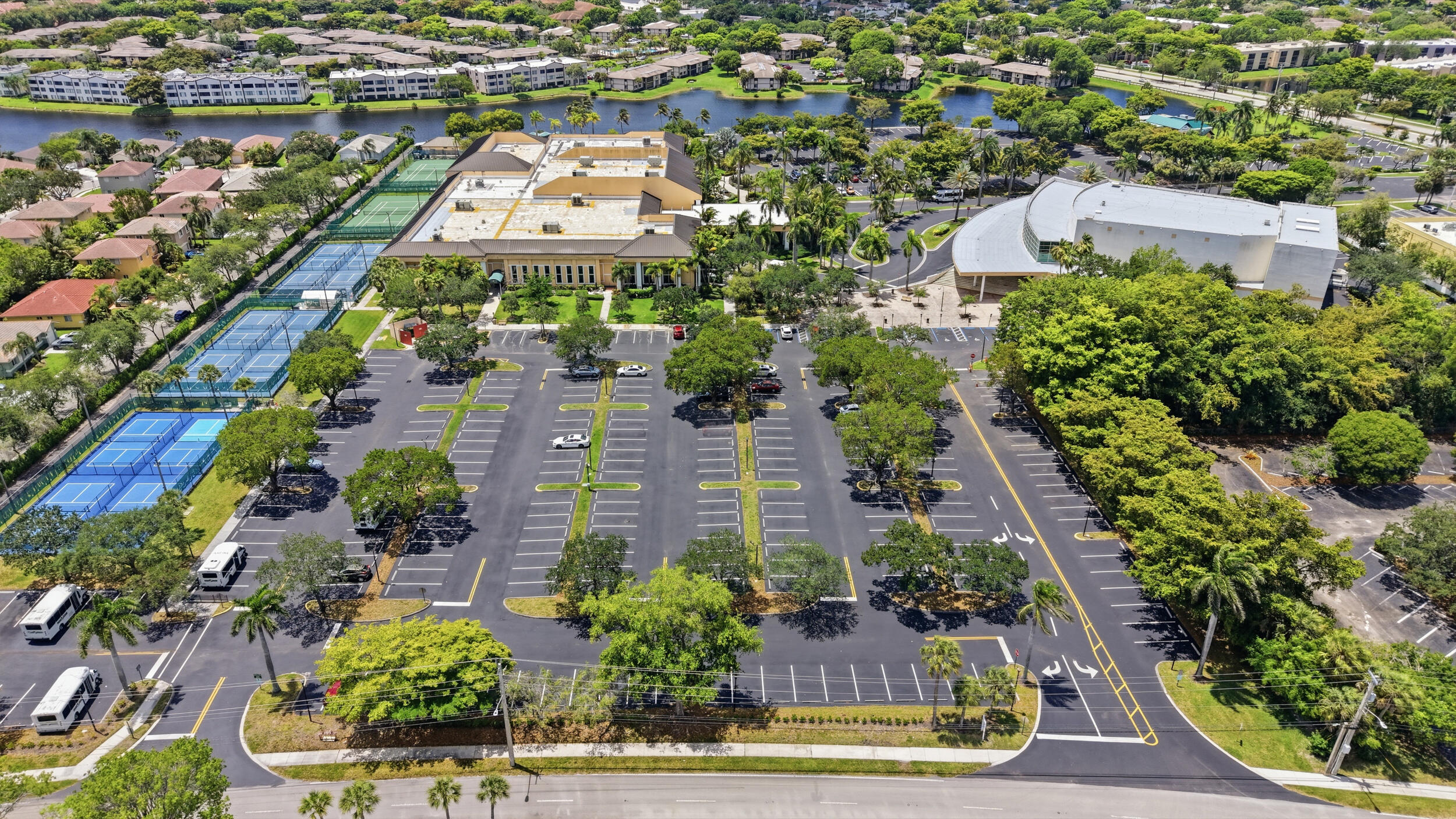 WELDON CONDOMINIUM - Residential