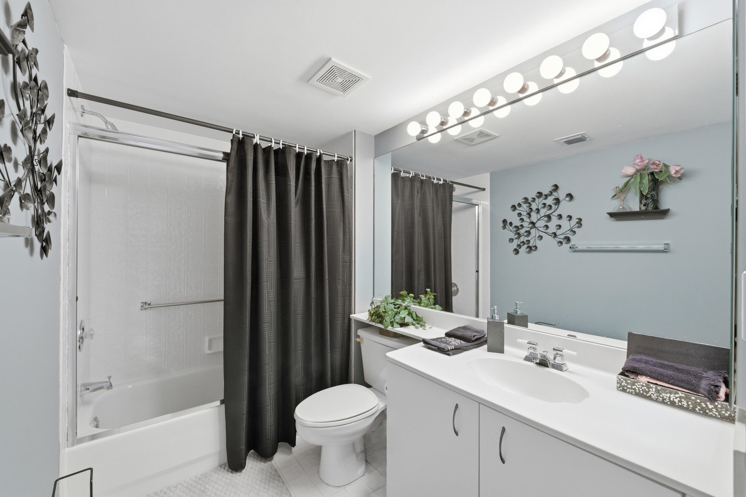 WELDON CONDOMINIUM - Residential
