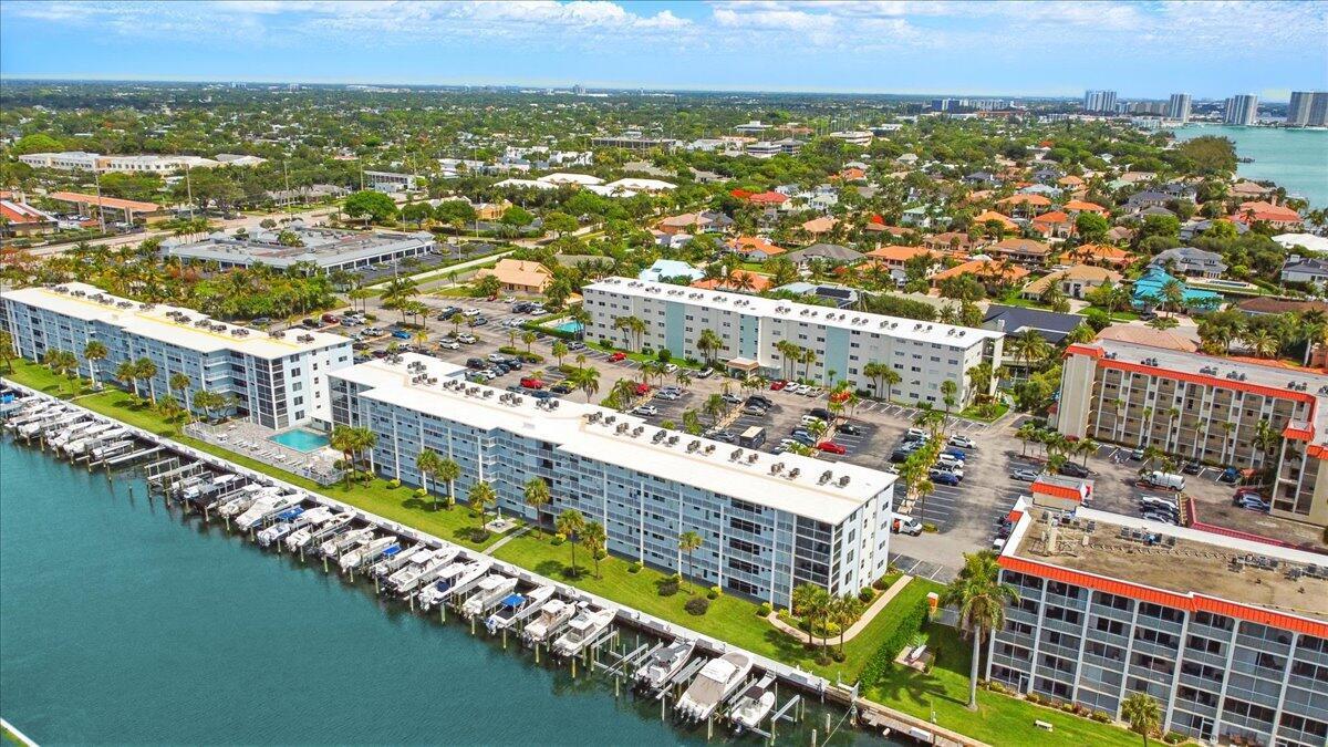 104 Paradise Harbour Boulevard 104