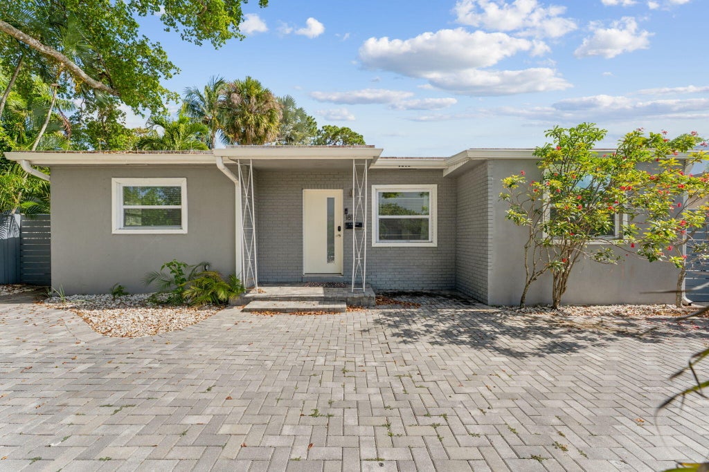 Photo of 1812 SW 9th Street, Fort Lauderdale, FL 33312 (MLS # R11000160)