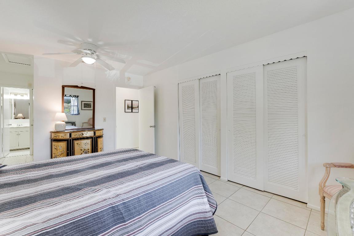 VILLAGE ROYALE CONDO 8 - Residential