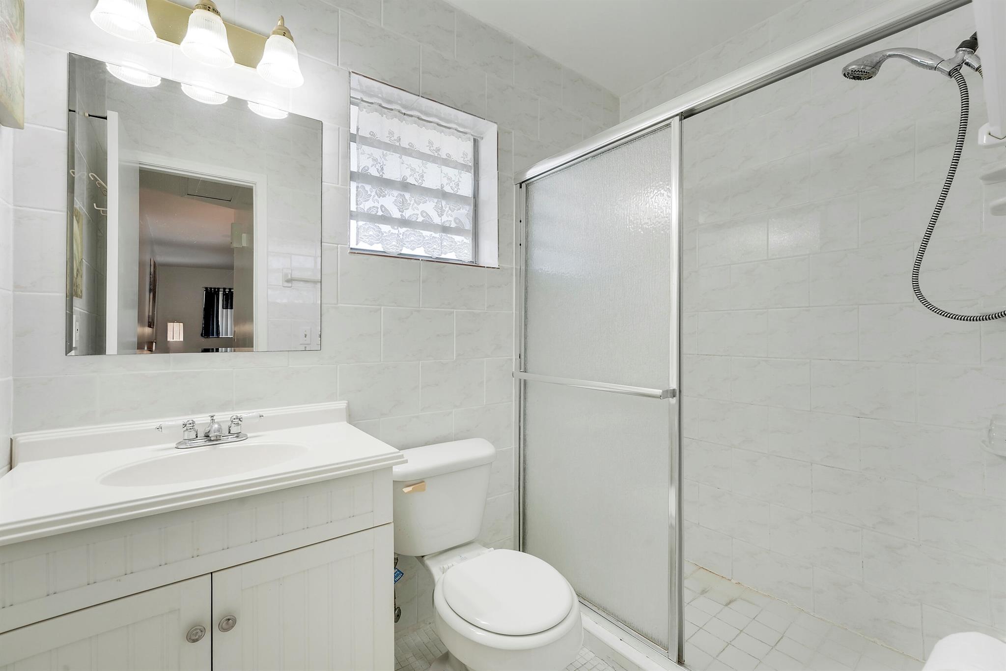 VILLAGE ROYALE CONDO 8 - Residential