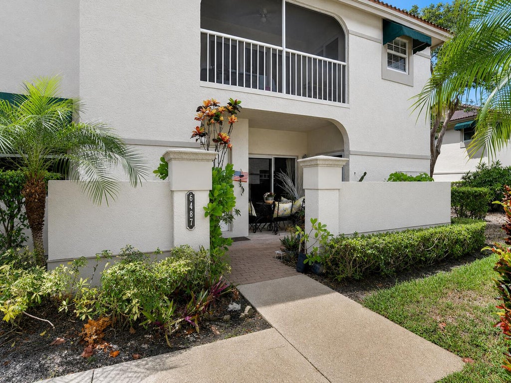 Photo of 6487 Via Regina, Boca Raton, FL 33433 (MLS # B26073675)