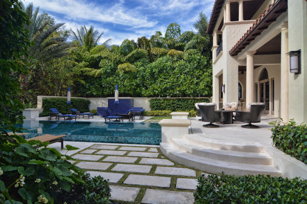 TRUMP NATIONAL GOLF CLUB - Residential