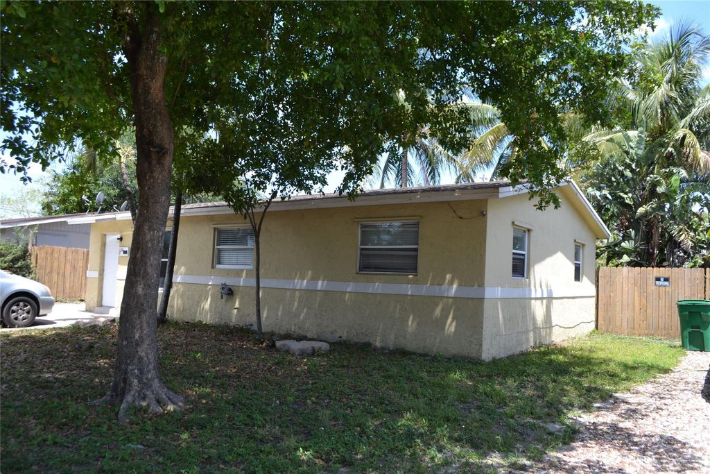 Photo of 7961 NW 30th Street, Davie, FL 33024 (MLS # F10499272)