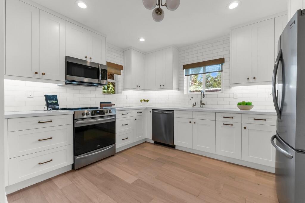 712 PONCE DE LEON Drive