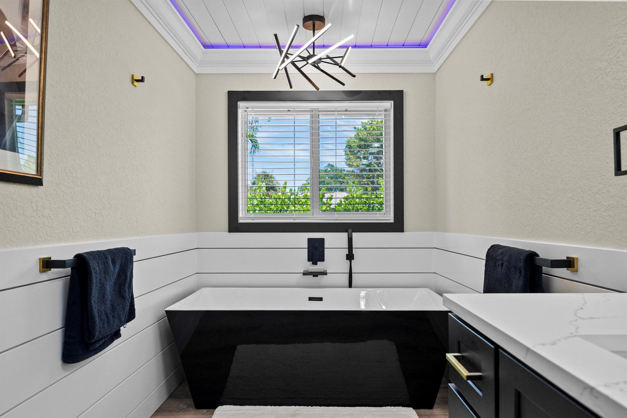 YACHT & COUNTRY CLUB - Residential