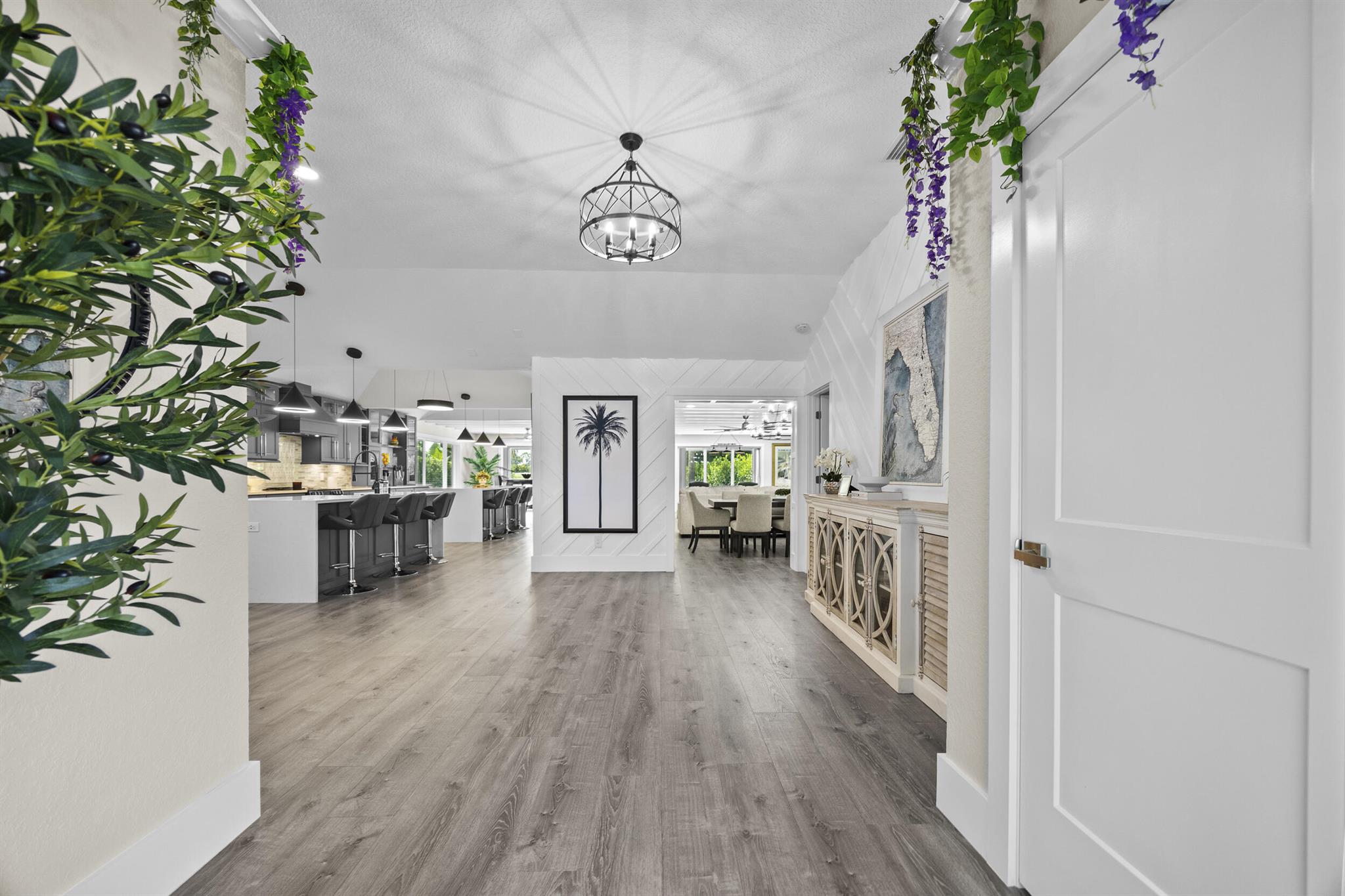 YACHT & COUNTRY CLUB - Residential