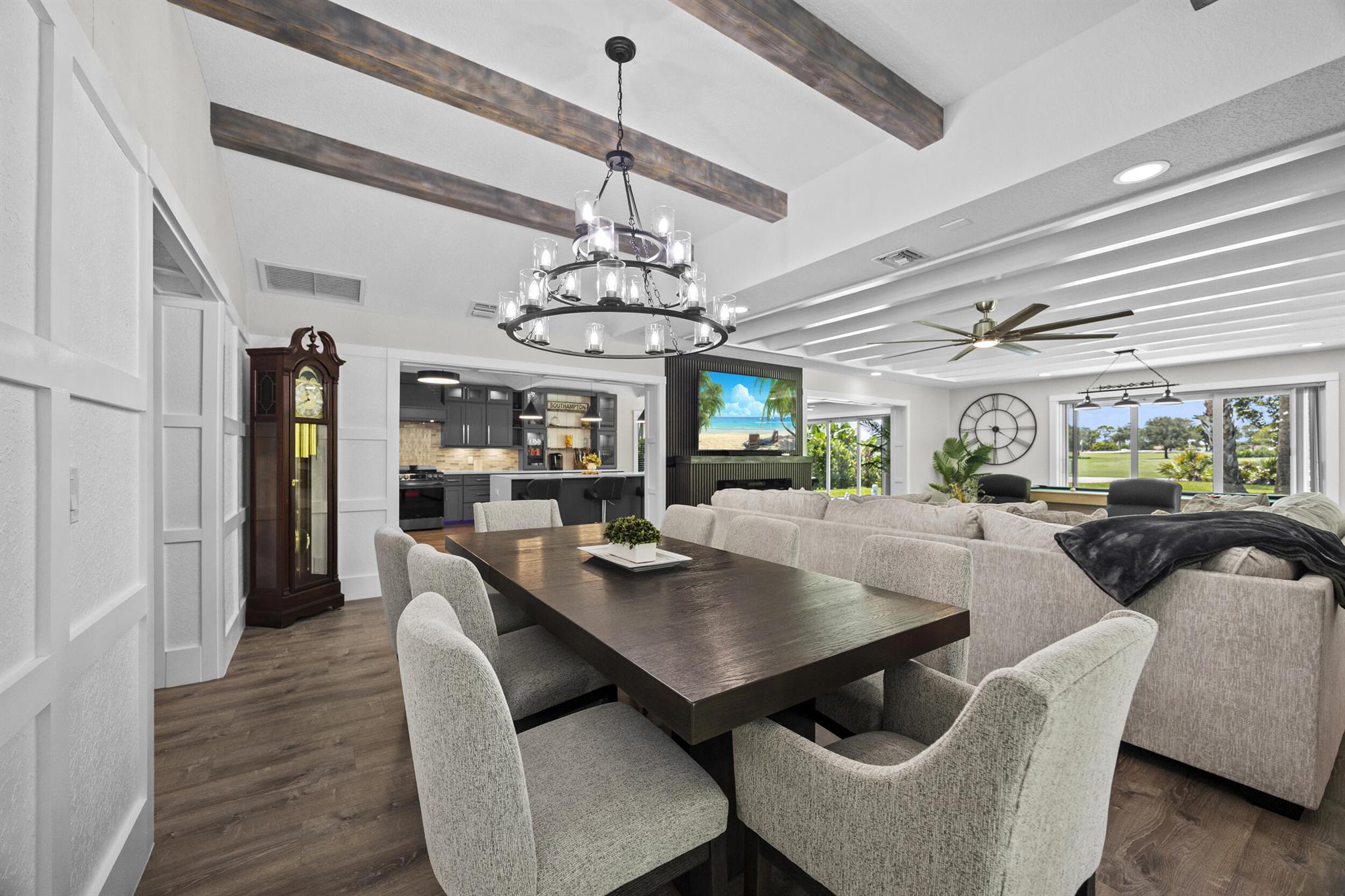 YACHT & COUNTRY CLUB - Residential