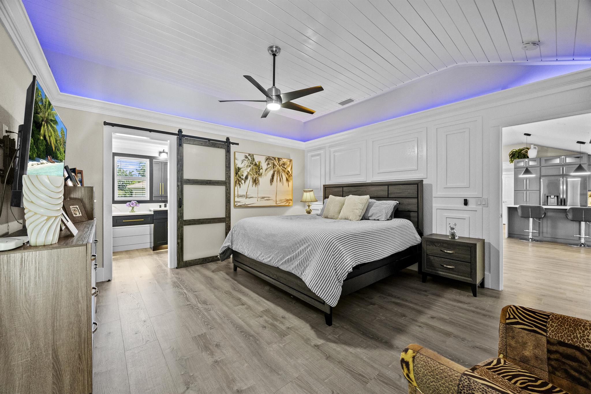 YACHT & COUNTRY CLUB - Residential