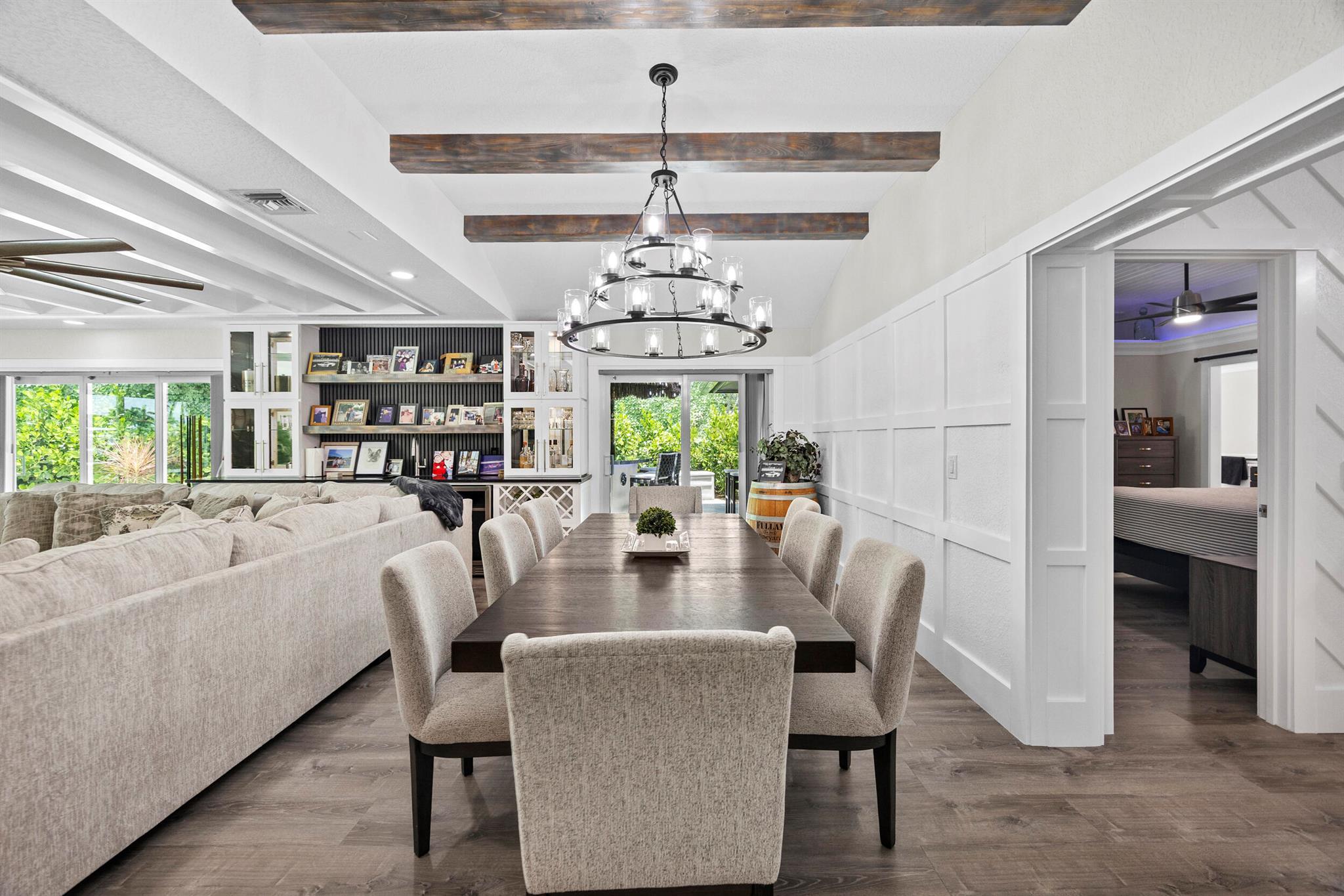 YACHT & COUNTRY CLUB - Residential