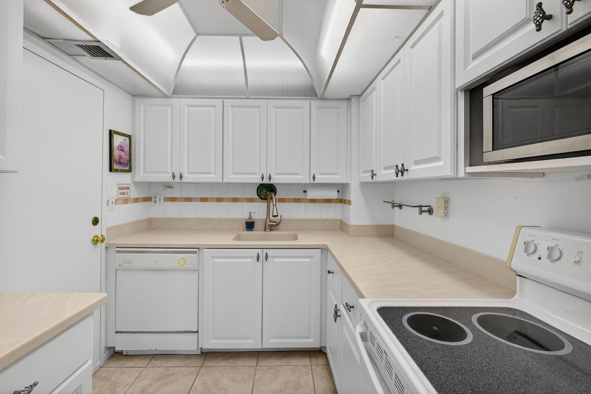 PORTOFINO CONDO PT OF LTS - Residential