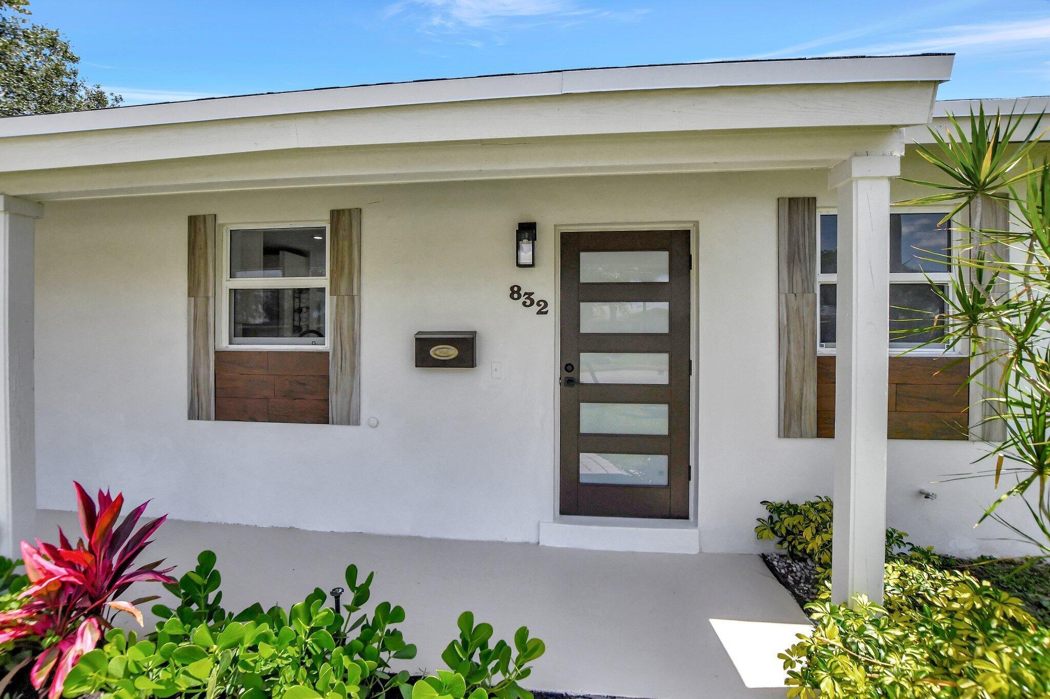 832 SW 10th Avenue