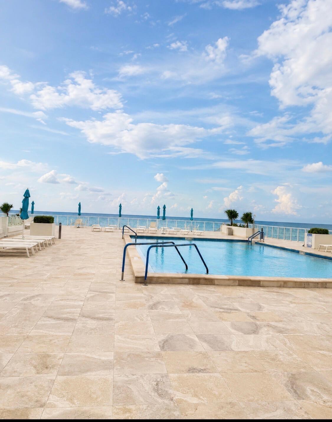 3450 S Ocean Boulevard 2240, Palm Beach, FL, 33480/$290,000 2 3450 S Ocean Boulevard 2240