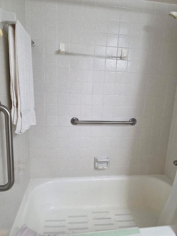 PINE RIDGE SOUTH IV CONDO - Residential