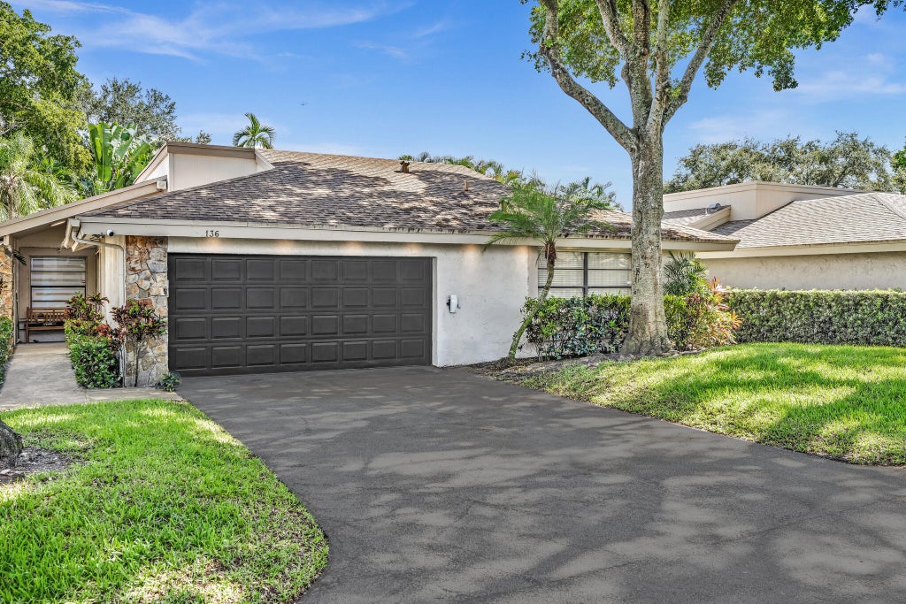 Photo of 136 GREENS Road, Hollywood, FL 33021 (MLS # B26083272)