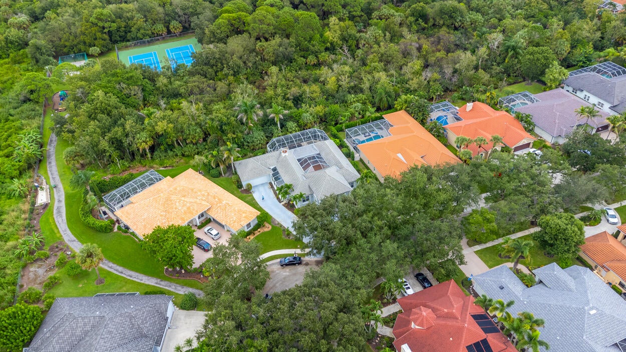 6815 CYPRESS COVE Circle
