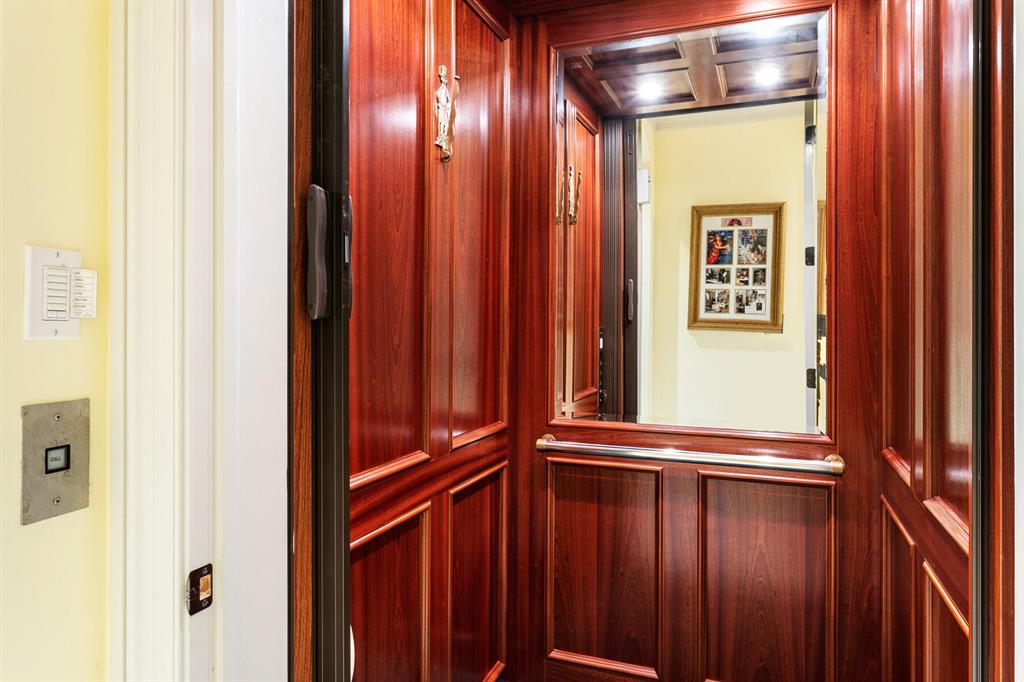 Jonathans Landing - Residential