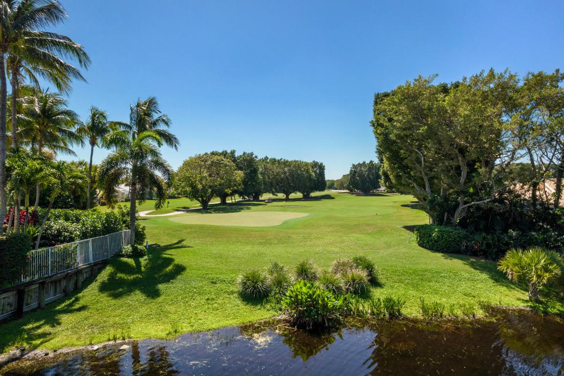 Jonathans Landing - Residential