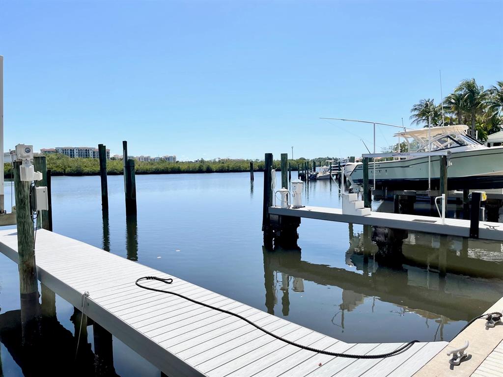 Jonathans Landing - Residential