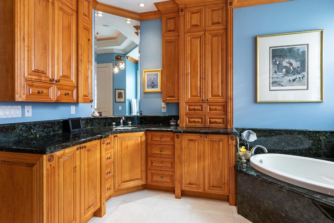 Jonathans Landing - Residential