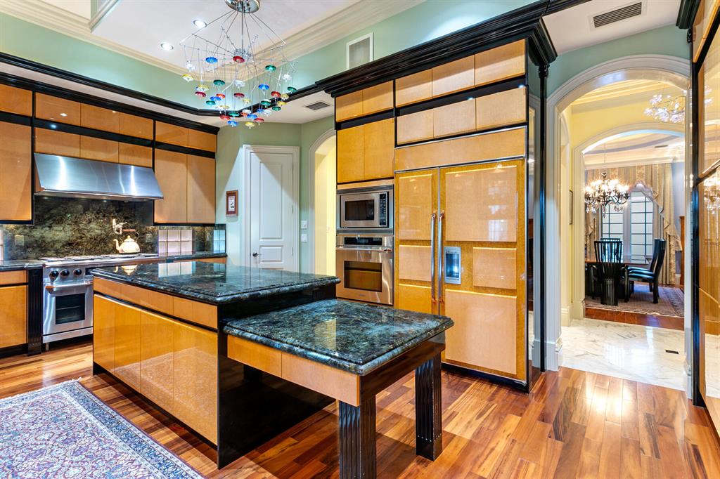 Jonathans Landing - Residential