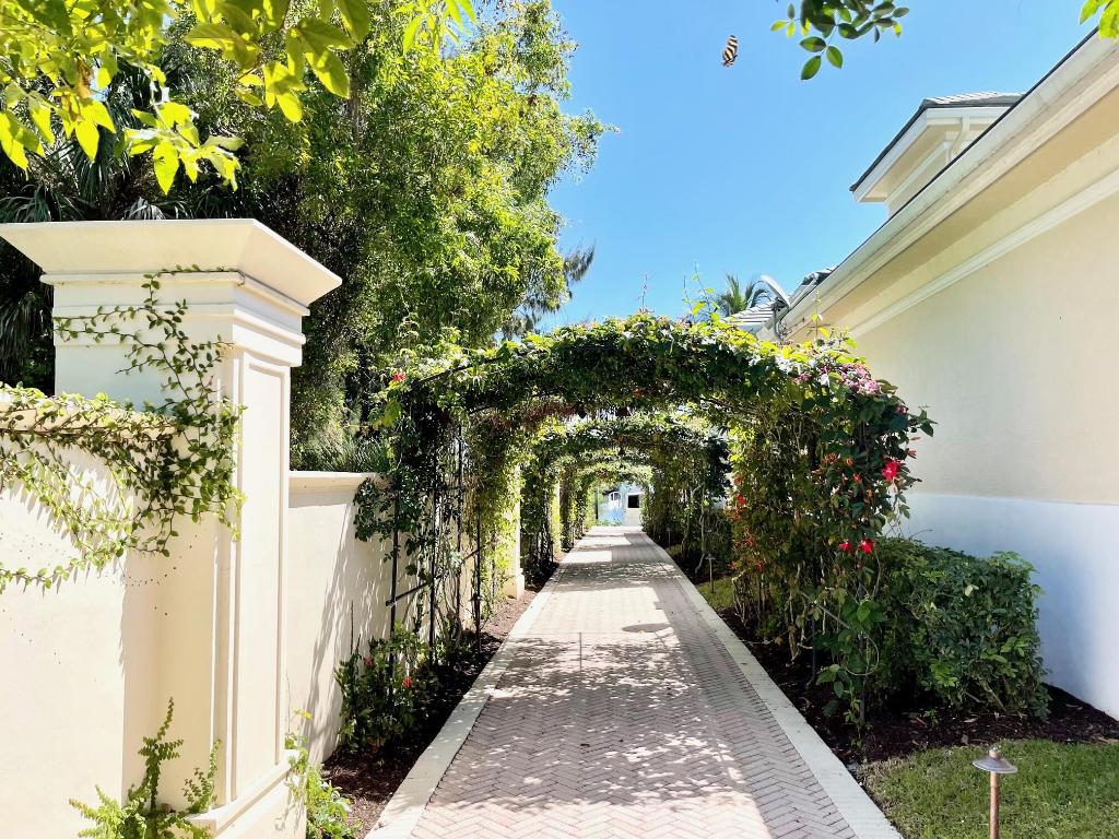 Jonathans Landing - Residential