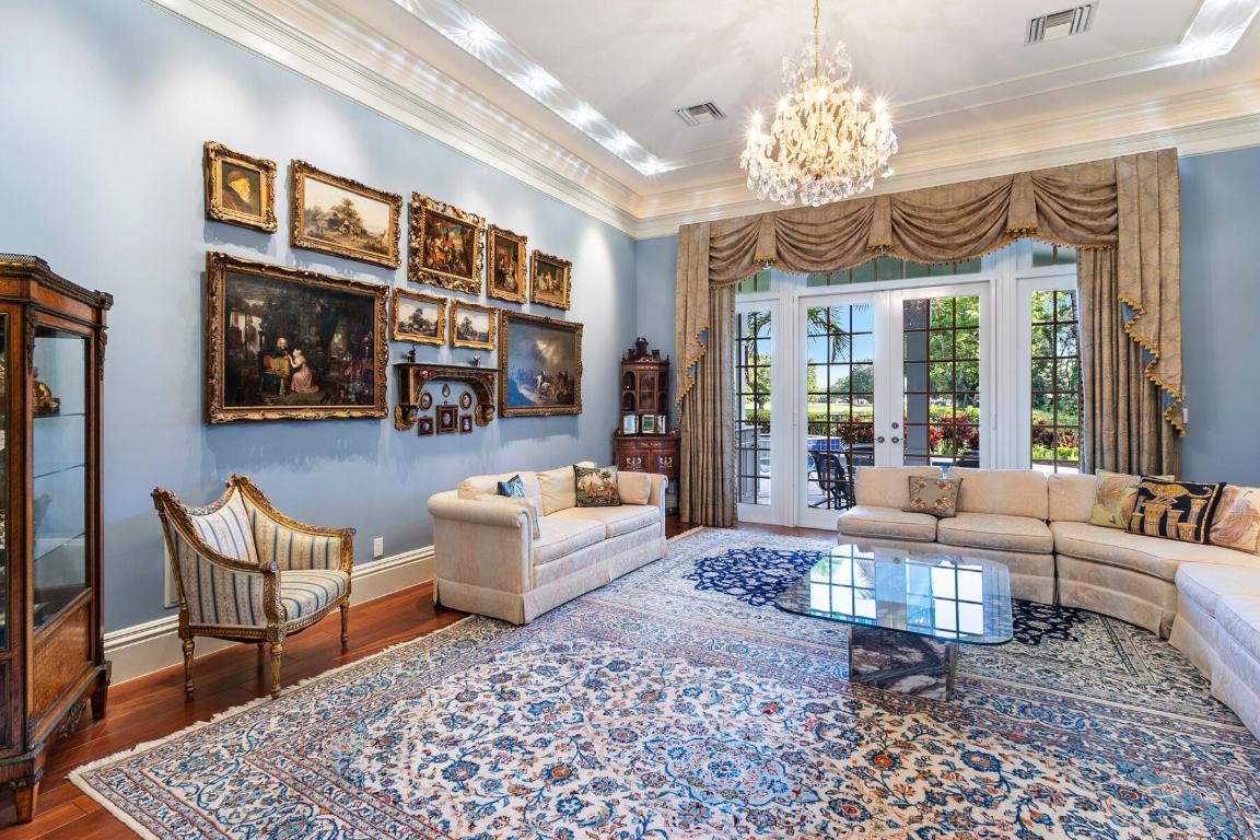 Jonathans Landing - Residential