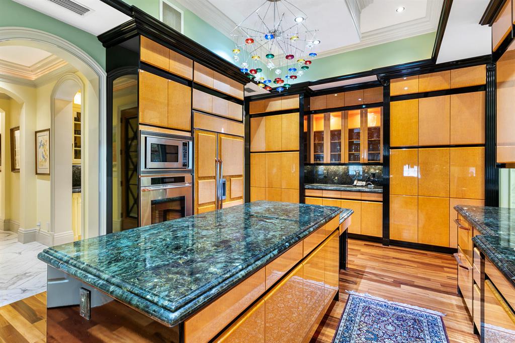 Jonathans Landing - Residential