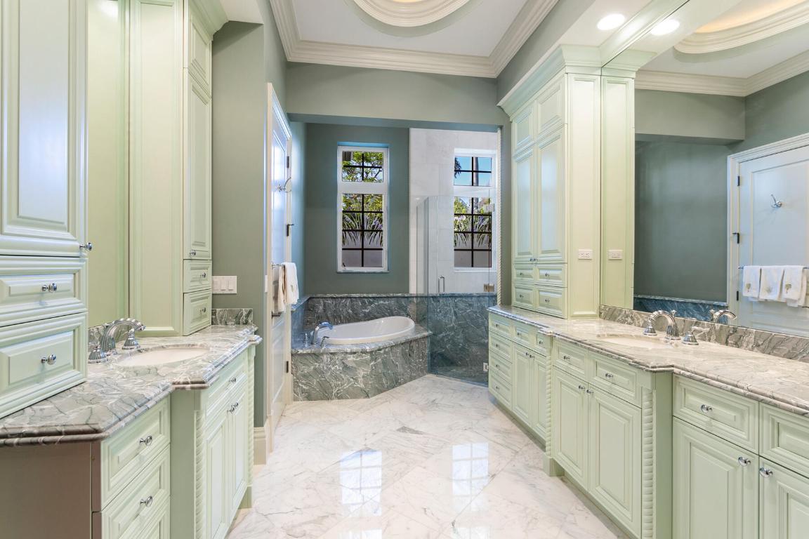 Jonathans Landing - Residential