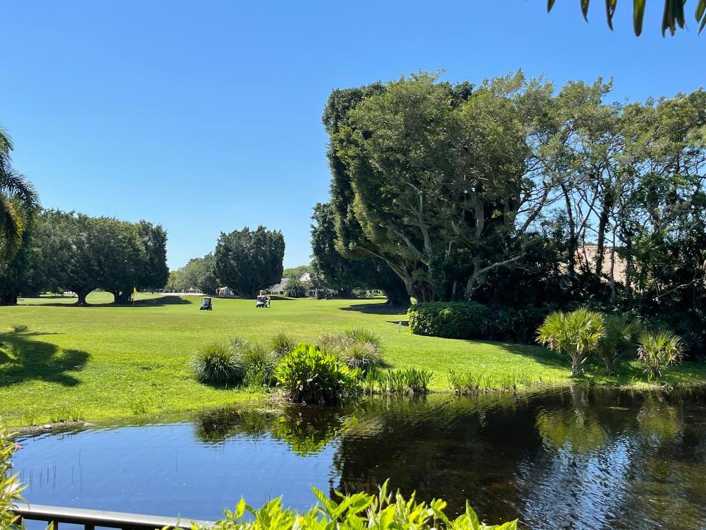 Jonathans Landing - Residential