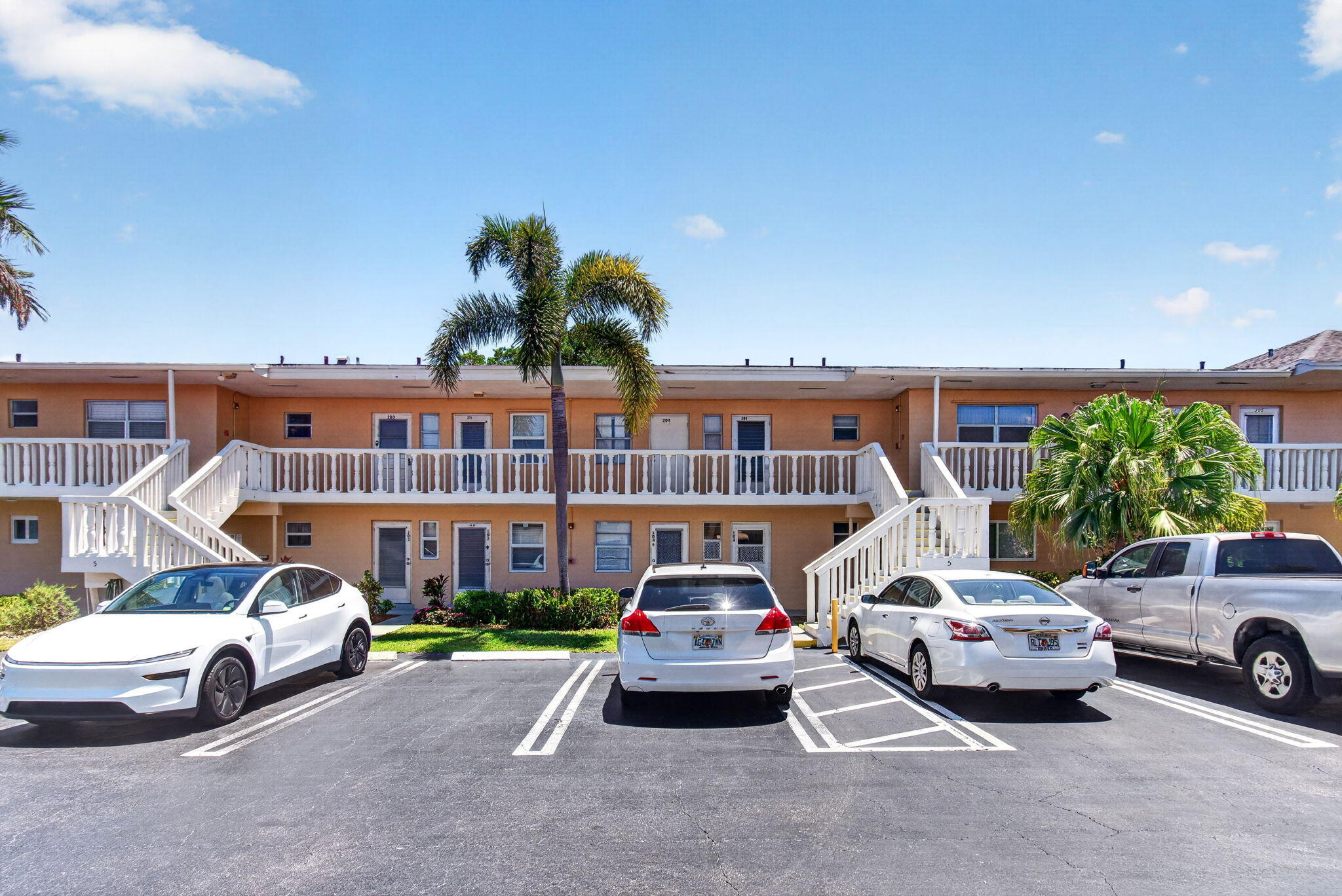 2101 NE 1st Court 204
