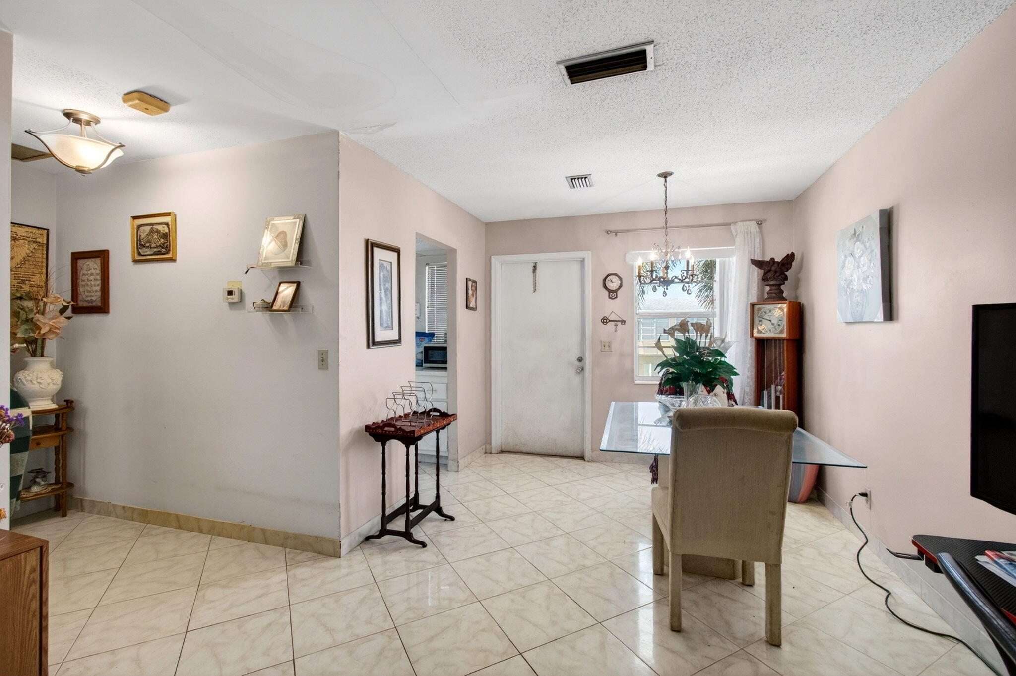 2101 NE 1st Court 204