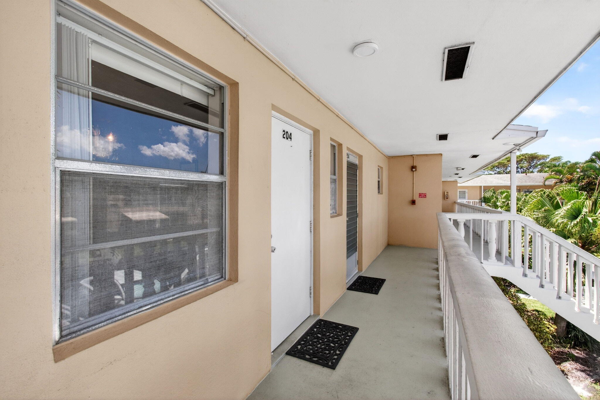 2101 NE 1st Court 204