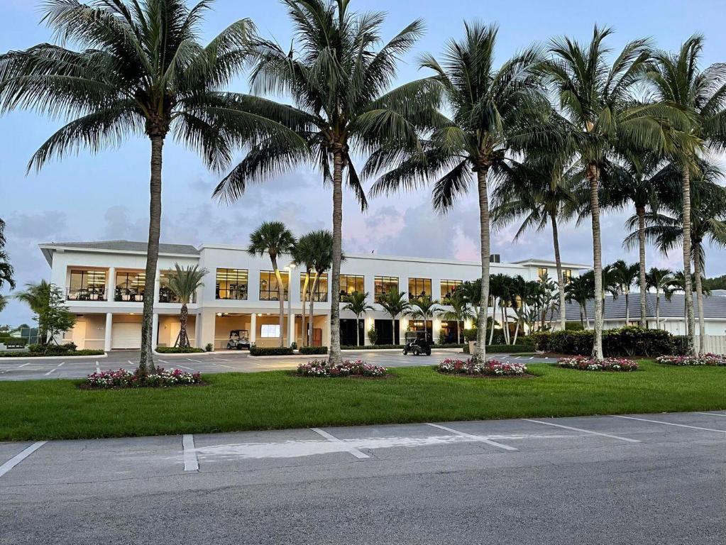 BOCA WOODS COUNTRY CLUB PH 1 - Residential