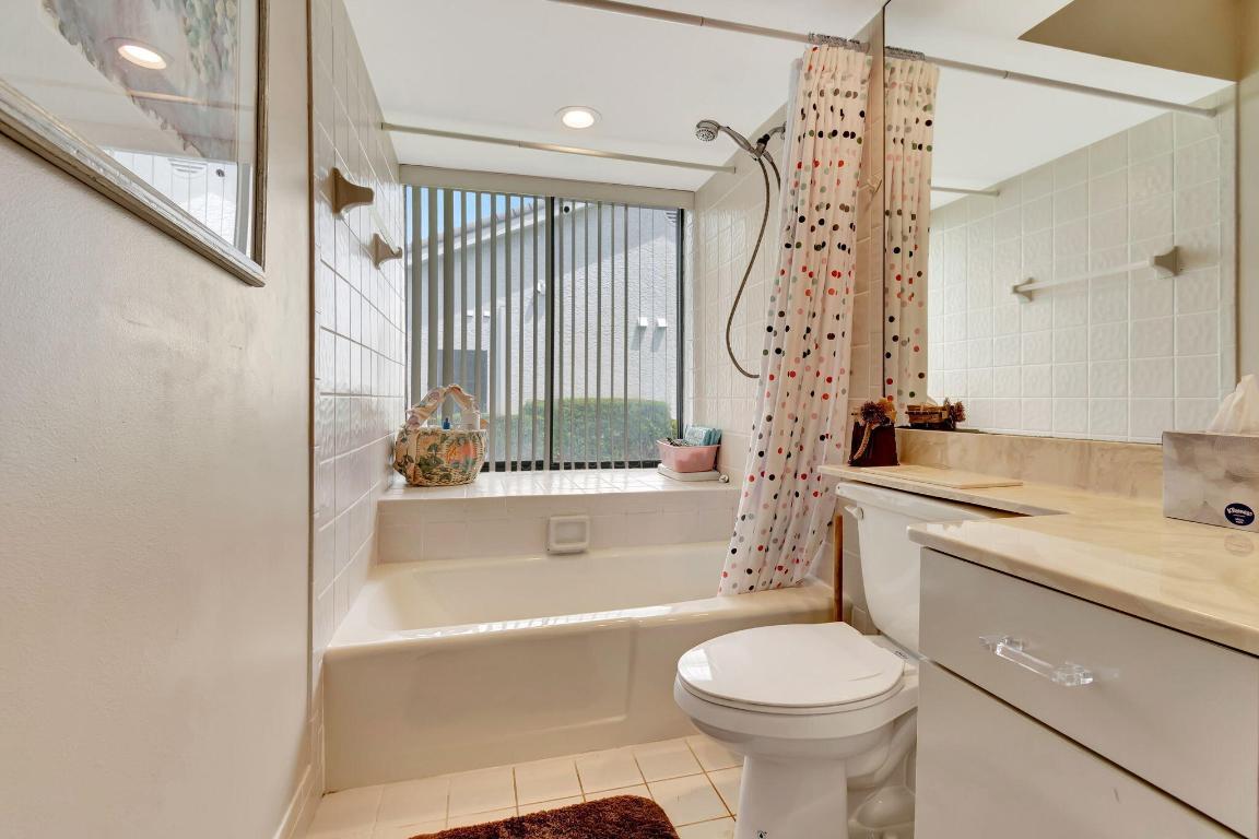 BOCA WOODS COUNTRY CLUB PH 1 - Residential