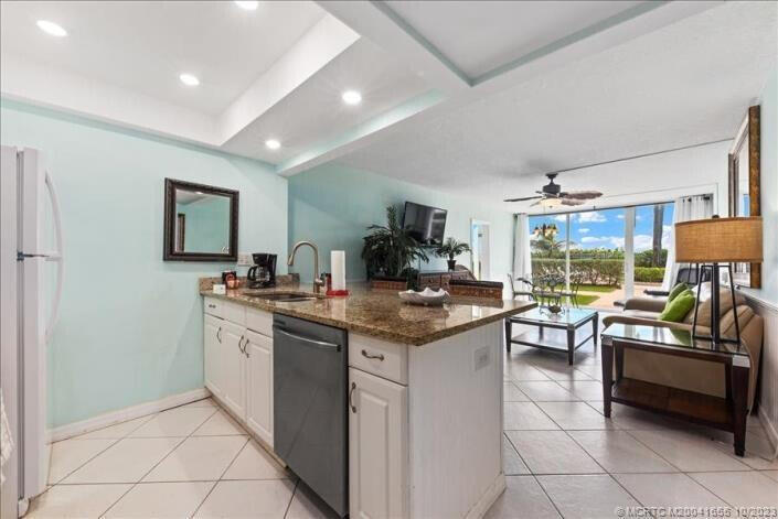 ISLAND BEACH CLUB, A CONDOMINIUM - Residential