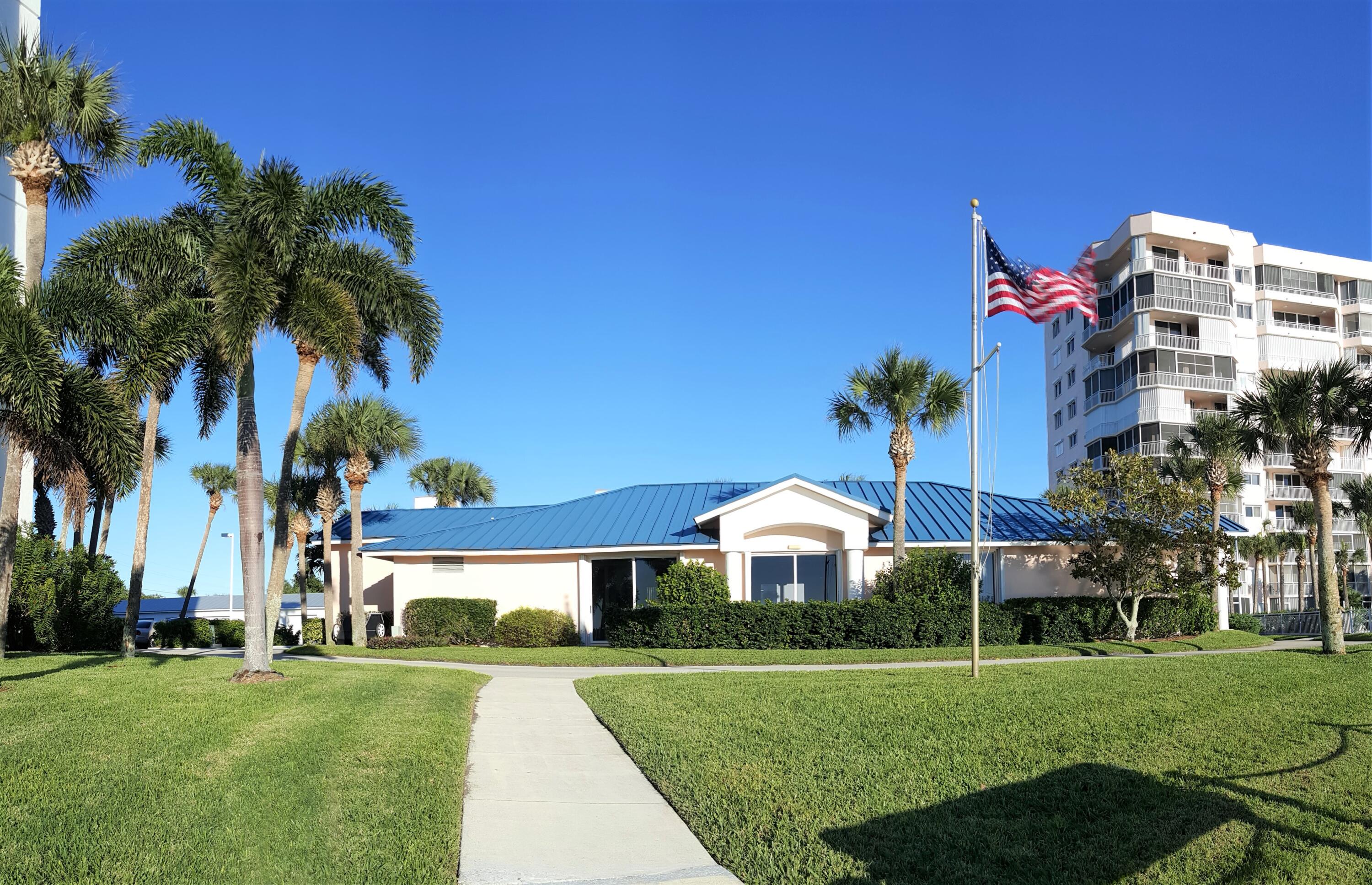 OCEAN HARBOUR NORTH PRIVATE BEACHFRONT AND MARINA - Residential