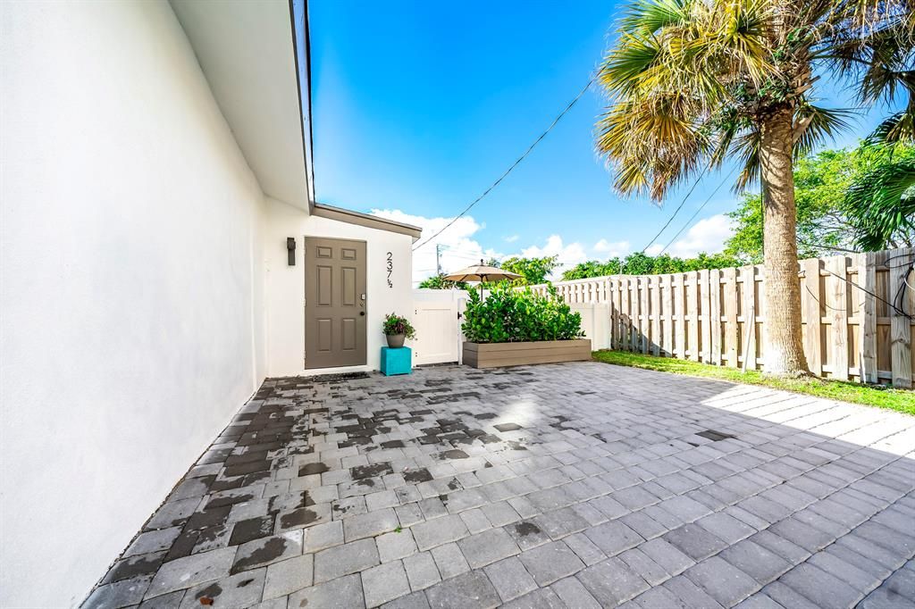 Photo of 237 SE 4 Avenue Ave #2, Delray Beach, FL 33483 (MLS # R10658948)