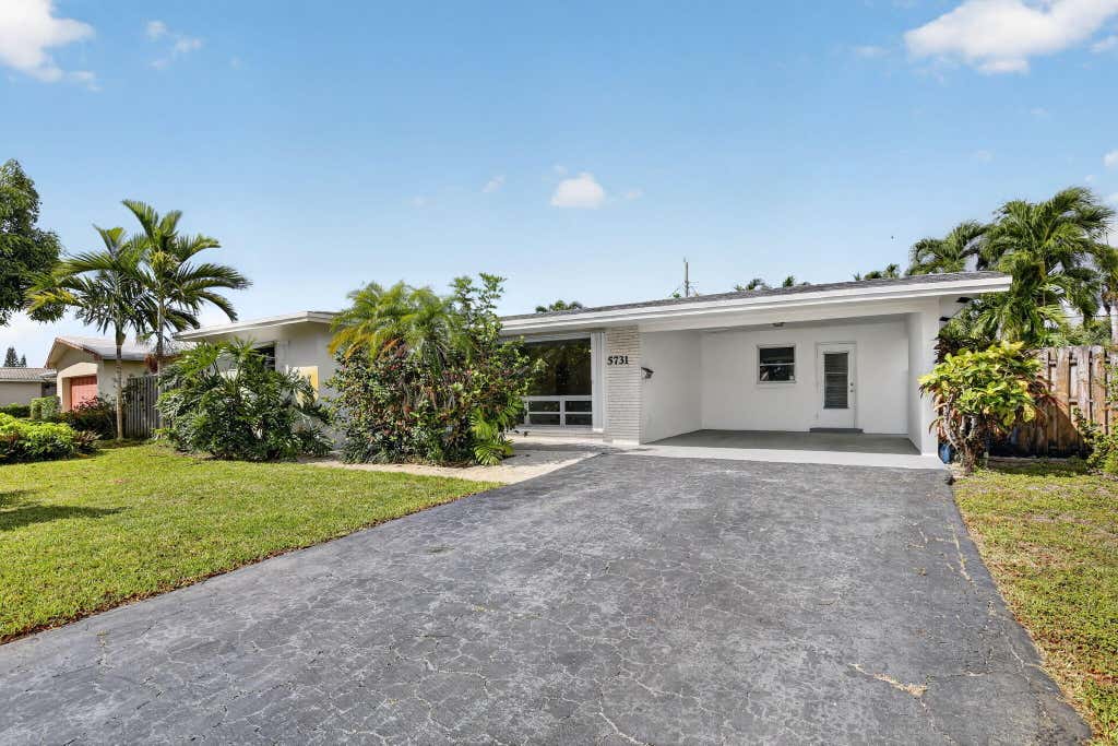 Photo of 5731 NE 17th Terrace, Fort Lauderdale, FL 33334 (MLS # B26044954)