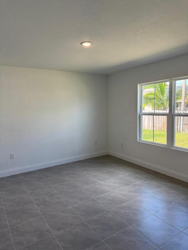 PORT ST LUCIE SECTION 15 - Residential Lease