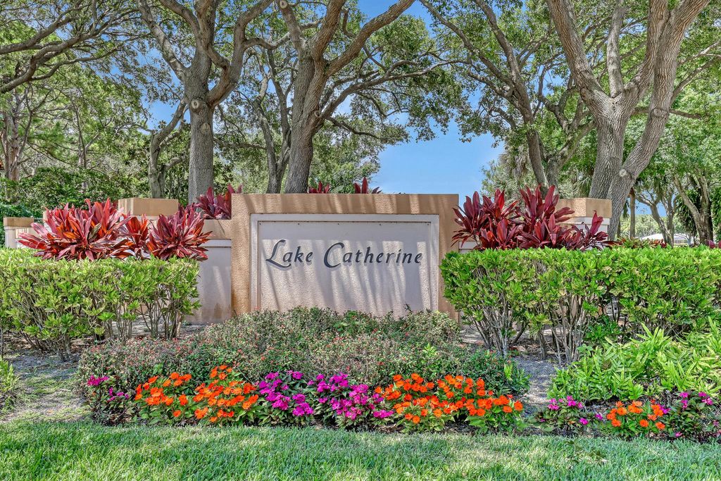 Photo of 1301 Sun Terrace Court, Palm Beach Gardens, FL 33403 (MLS # R10891065)