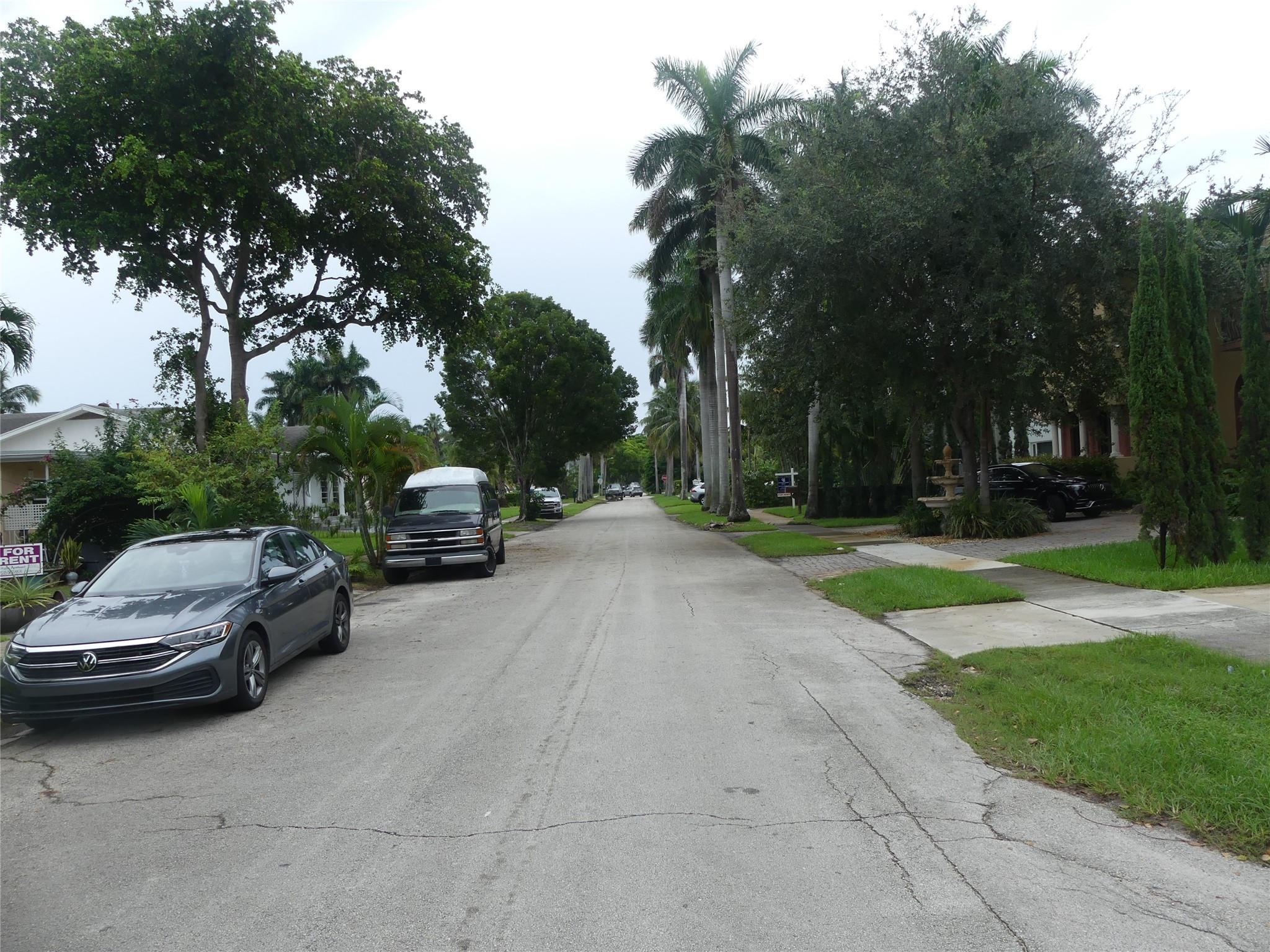 View photos, virtual tours, details... 1629 Mayo St