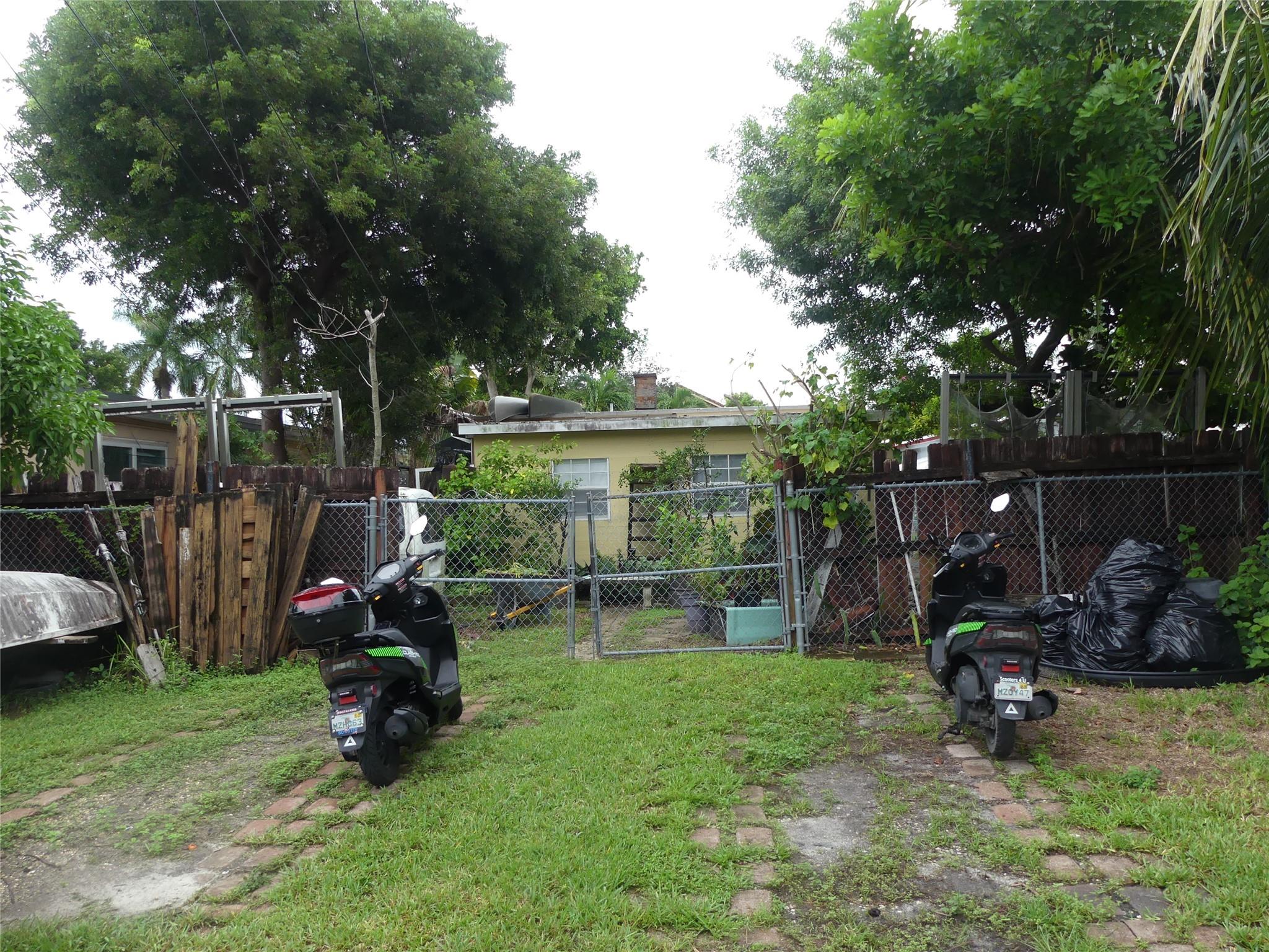 View photos, virtual tours, details... 1629 Mayo St