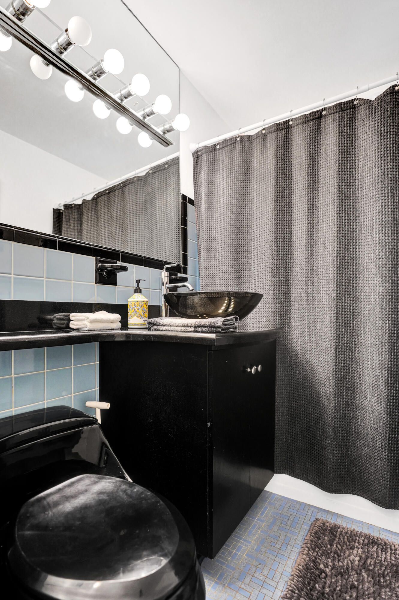 NORTHRIDGE - Residential Lease